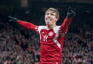 Højlund, la promesa danesa que acaba de anotarle tres goles a Finlandia