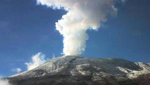 Colombia emite alerta naranja por la actividad del volcán Nevado del Ruiz