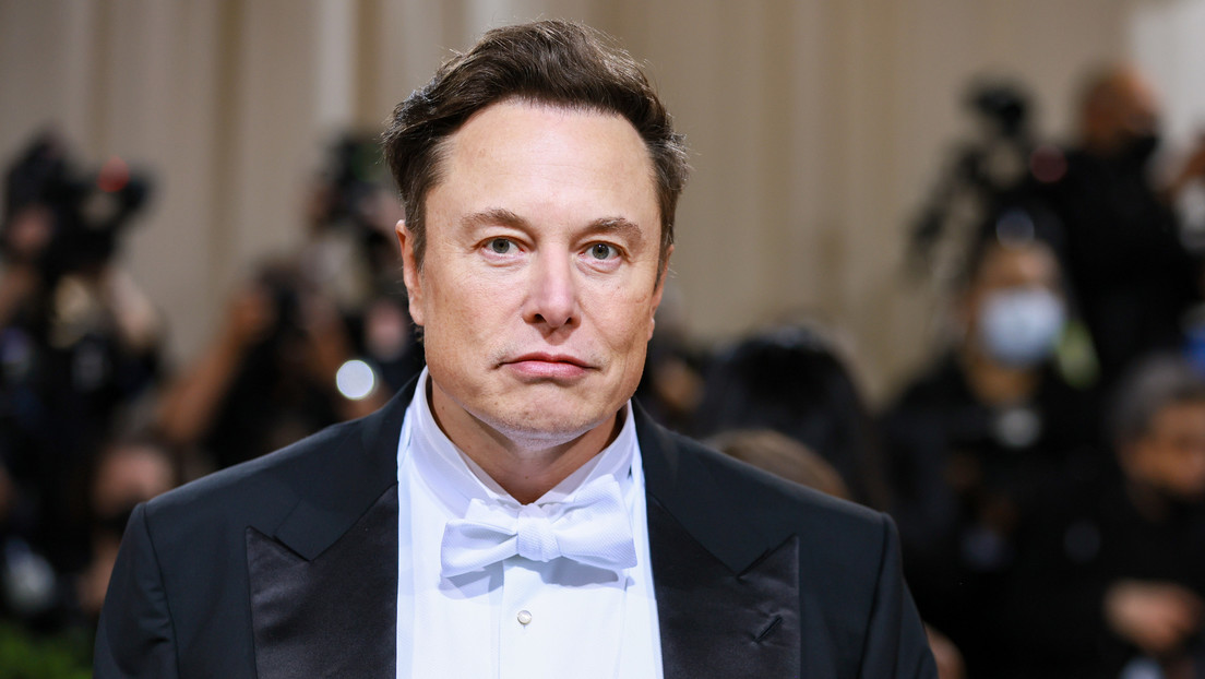 Elon Musk cede el título del hombre más rico del mundo