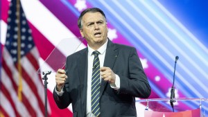 “Mi misión no ha terminado”: Bolsonaro reaparece en público durante un evento político en EEUU