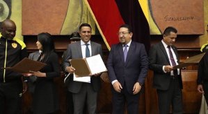 Ecuador condecoró a César Farías tras conquistar la Liga PRO con el Aucas (Fotos y video)