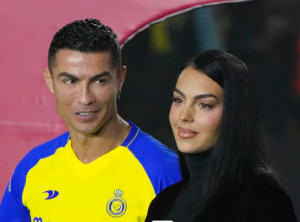 El significativo gesto de Georgina con Cristiano Ronaldo entre los rumores de infidelidad (Captura)