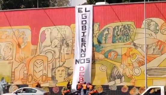 “El gobierno nos debe”: Desplegaron pancarta en el Mural de Zapata por el Día de la Mujer #8Mar