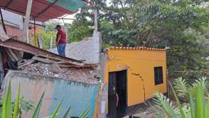 Al menos cinco casas afectadas tras ruptura de muro de contención de la quebrada La Bermeja en San Cristóbal (Imágenes)