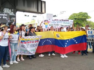 Education workers in Carabobo served more than 50 days in protest for decent wages