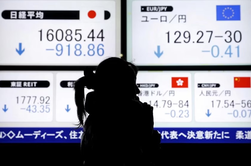 La Bolsa de Tokio registró fuertes caídas por los temores al impacto en el sector financiero de la quiebra del Silicon Valley Bank