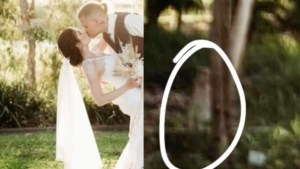 ¿Bebé fantasma? Su hija fallecida se aparece en las fotos de la boda y se hizo VIRAL en TikTok (VIDEO)