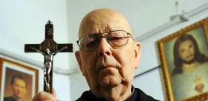 La historia de Gabriele Amorth: el sacerdote que “luchó” contra el Diablo e inspiró la saga “El Exorcista”