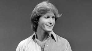 De pequeño monstruo a tomar cocaína sin parar: la muerte a los 30 de Andy Gibb, el hermano menor de los Bee Gees