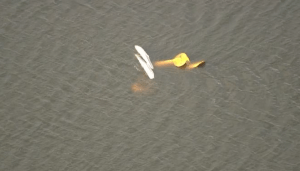 Dos avionetas colisionaron y cayeron en un lago de Florida (VIDEO)