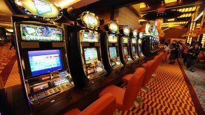 “Estaba siguiendo órdenes”: Captaron el descarado robo de una empleada en casino de Colorado