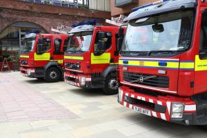 Tras la policía británica, los bomberos son acusados de racismo y sexismo