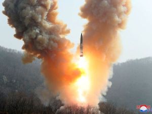 Corea del Norte dispara varios misiles de crucero desde su costa nororiental