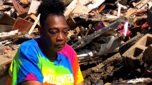 Su hija de dos años murió en el tornado de Misisipi, mientras daba a luz a su segundo hijo en el hospital