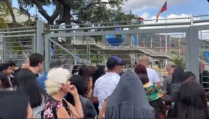 Pagaron para ver un show de “Peter Pan” en el Poliedro de Caracas… pero se quedaron helados (VIDEO)