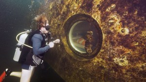El profesor de Florida que vivirá 100 días bajo el agua por la ciencia