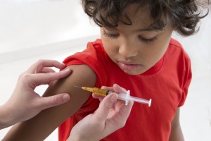 Médicos piden al régimen de Maduro incrementar la vacunación infantil contra la poliomelitis