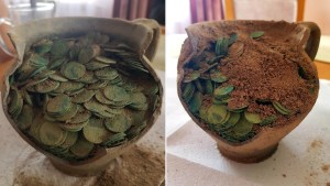 Hallan en un campo un tesoro con un millar de monedas de varios siglos de antigüedad