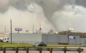 Tornados y granizo se registraron en Texas en medio de un nuevo sistema de tormentas