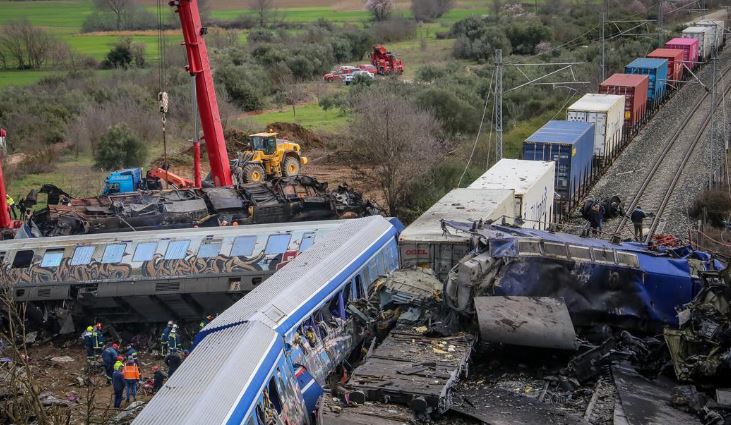 Primer ministro griego pide perdón a familias de las víctimas de la catástrofe ferroviaria