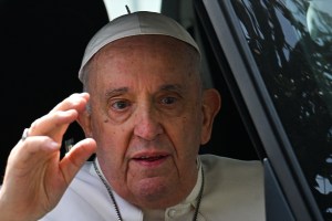 Primer ministro ucraniano pide ayuda al papa Francisco para el regreso de los niños secuestrados por Rusia