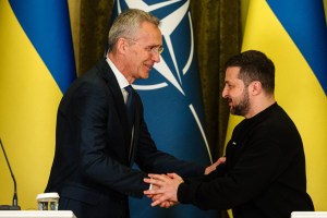 Jefe de la Otan realiza visita sorpresa a Kiev: la primera desde el inicio de la invasión rusa