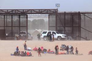 EEUU espera en mayo un aumento en la llegada de migrantes a la frontera con México