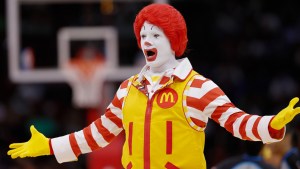 McDonald’s cierra temporalmente sus oficinas en EEUU mientras prepara recortes de personal