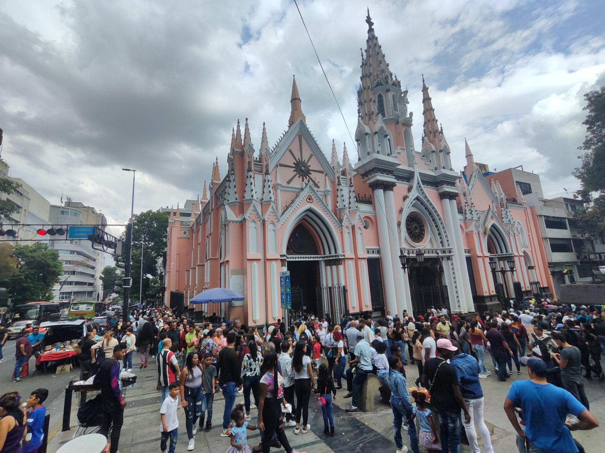 En IMÁGENES: creyentes abarrotaron los siete Templos en Caracas este Viernes Santo