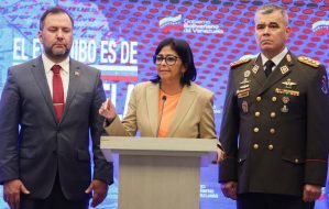 El chavismo, incapaz de resolver la crisis económica en Venezuela, se pone a dar consejos “antiinflacionarios” en la región