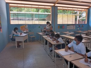 Asociación Civil Con la Escuela: El 22% de los estudiantes falta a clases por trabajar para ayudar a sus padres 