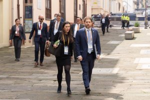 Delegados y diplomáticos llegan a la Cancillería de Colombia para asistir a Conferencia Internacional sobre Venezuela