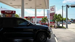 Precios de la gasolina en Florida suben a su valor más alto del 2023