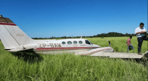 Aterrizaje de emergencia de un avión en Paraguay dejó cinco heridos