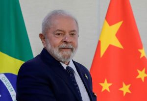Lula aterrizó en China para relanzar las relaciones con Pekín