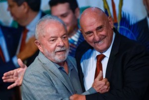 La renuncia de un ministro clave de Lula Da Silva pone en riesgo el equilibrio político del Gobierno de Brasil