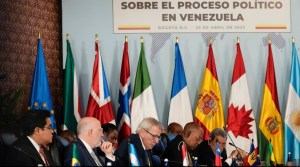 Venezuela ante múltiples posibilidades tras conferencia en Colombia, según expertos