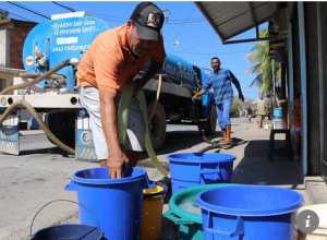 “Sacrificaron” a comunidades vecinas de playa El Agua para garantizar servicio hídrico a los hoteles