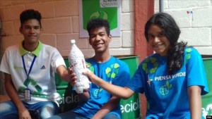 El club que enseña a reciclar a niños y adolescentes en Venezuela