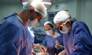 El sorprendente caso del bebé de una venezolana que sobrevivió a complicada cirugía