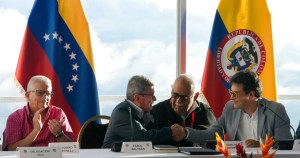 Cese al fuego, la pieza clave del Gobierno colombiano en negociaciones de paz con ELN
