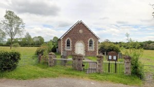 Venden una iglesia en Inglaterra por solo 30.000 dólares, pero tiene un cementerio y hay que mantenerlo