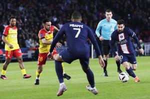 El PSG encarga media liga con Messi y Mbappe en plan estelar