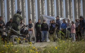 Las detenciones de migrantes en la frontera sur de EEUU aumentan un 25% en el mes de marzo