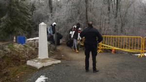 El punto fronterizo más débil por el que miles de migrantes cruzan desde EEUU a Canadá (Video)