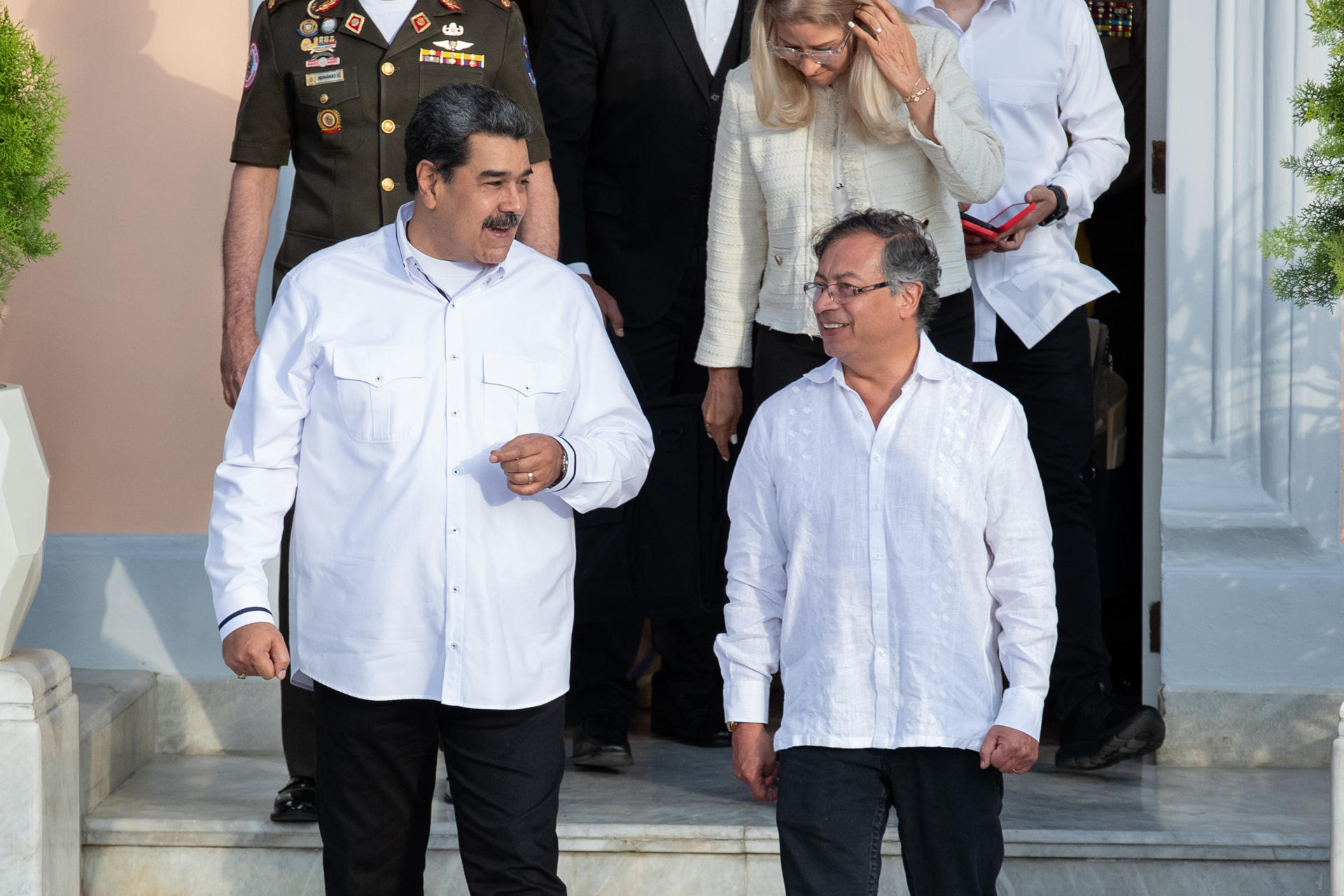 El País: Petro pone tierra de por medio con Venezuela