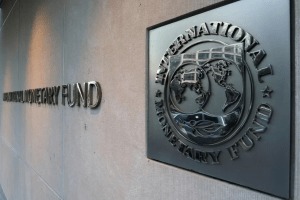 FMI: Tasas de interés bajarán a niveles previos de la pandemia cuando se controle la inflación