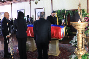 Nicolás Maduro visitó la capilla ardiente de Tibisay Lucena