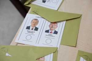 Cierran las urnas en la segunda vuelta de las elecciones presidenciales de Turquía