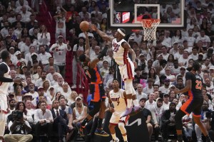 Con otra actuación de Butler, el Heat dejó a los Knicks al borde de la eliminación